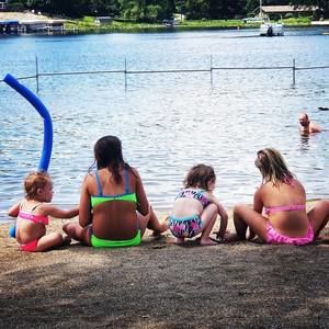 Meet your Posher, Hilary